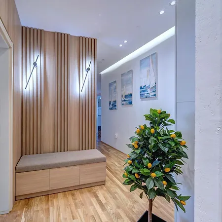 Jacuzzi King Free Parking 아파트