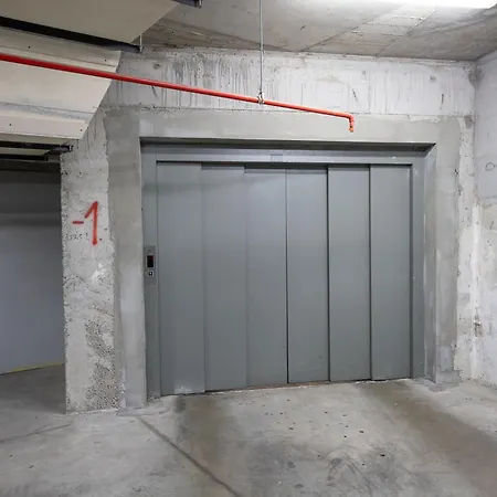 Apartmán Jacuzzi King Free Parking