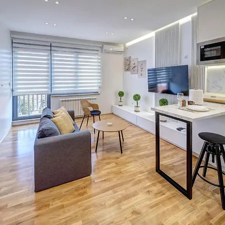 شقة Jacuzzi King Free Parking بلغراد