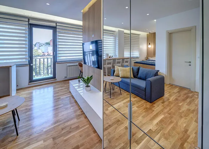 Daire Jacuzzi King Free Parking